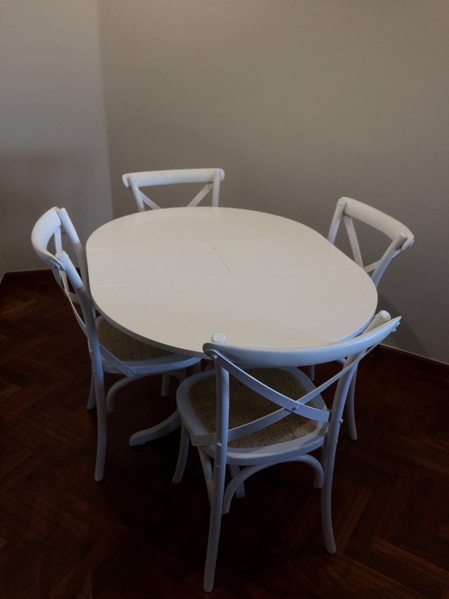 Mesa comedor redonda extensible blanca de segunda mano por 175 € en ... Mesa comedor redonda extensible blanca de segunda mano por 175 € en ...