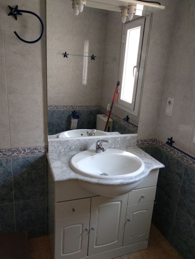 Mueble cuarto de baño de segunda mano por 80 € en Alcalá de Guadaíra ... Mueble cuarto de baño de segunda mano por 80 € en Alcalá de Guadaíra ...