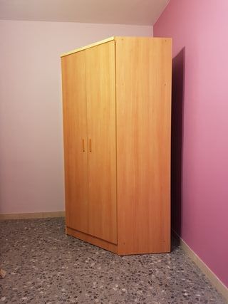 Armario esquinero de segunda mano en WALLAPOP