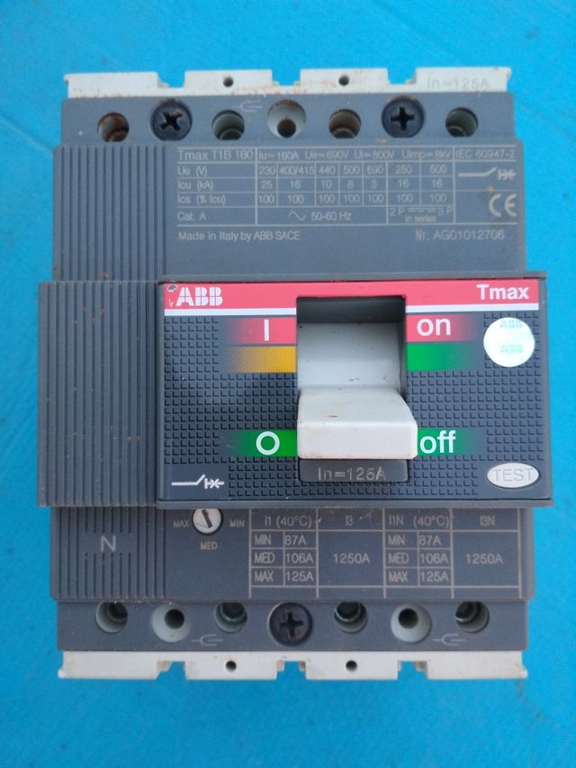 magnetotérmico automático 125 amperios.