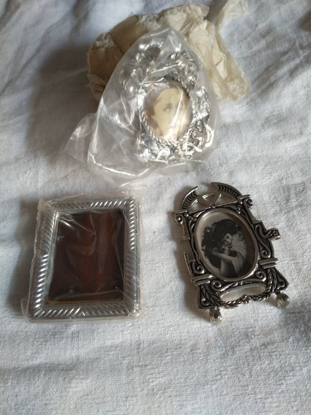 Marcos, bandejas y ceniceros minis.