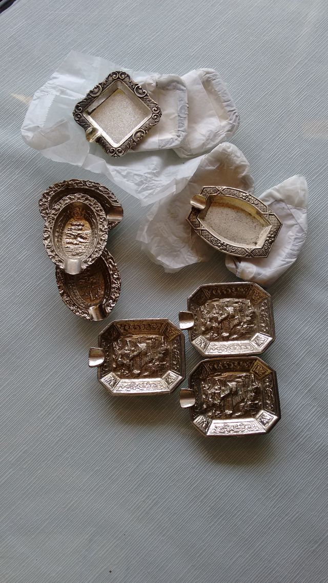 Marcos, bandejas y ceniceros minis.