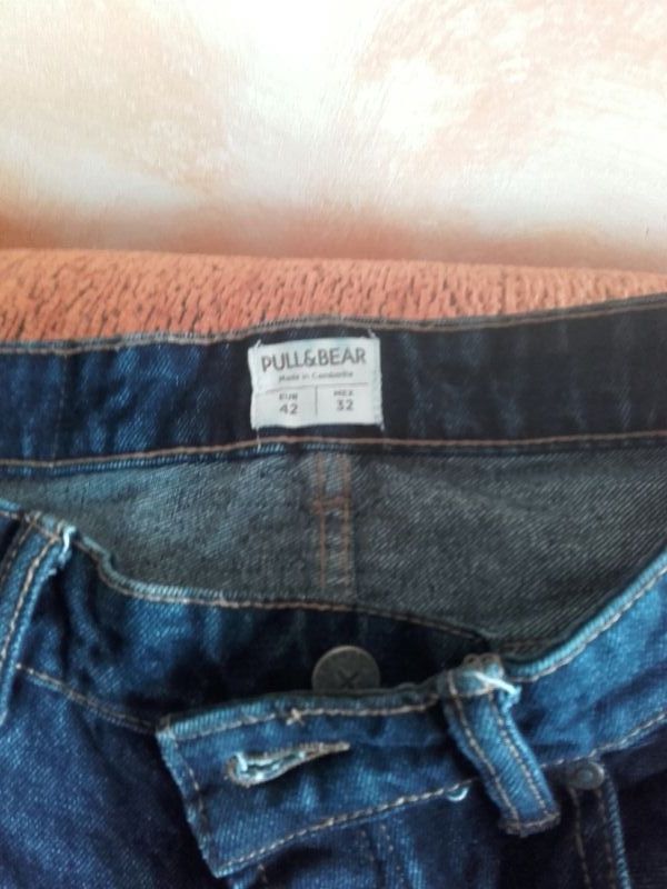 Pantalón tejano Pull & Bear.Talla  42
