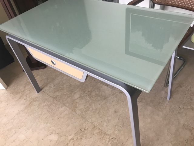 Mesa cocina cristal de segunda mano por 150 € en Madrid en WALLAPOP Mesa cocina cristal de segunda mano por 150 € en Madrid en WALLAPOP