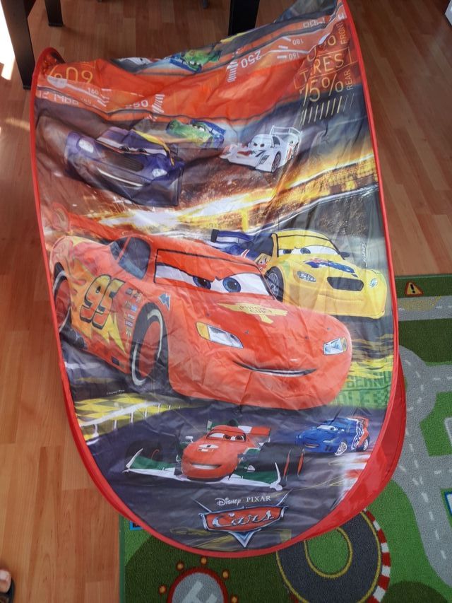 Tienda de juego/playa "Cars" nueva.