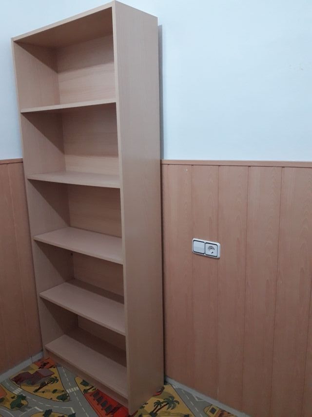 Mueble estante en muy buén estado
