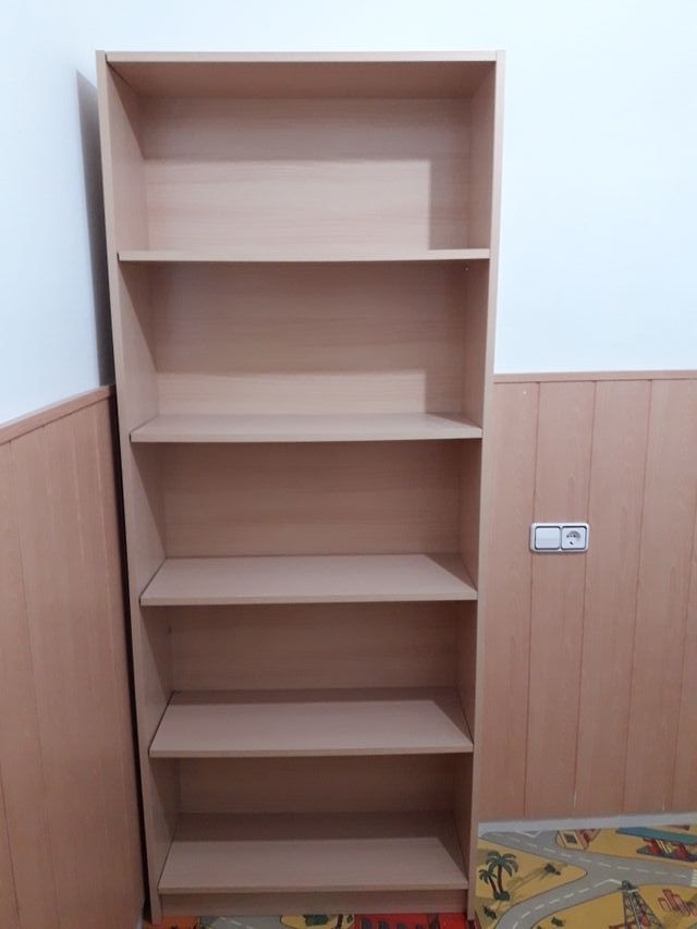 Mueble estante en muy buén estado