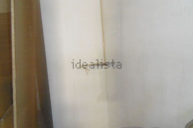 Bajo haciendo esquina con gran altura