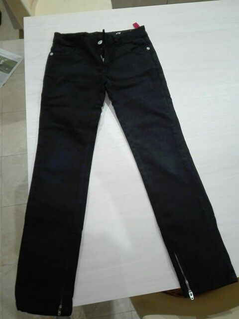 Pantaló Guess talla 8 impecable