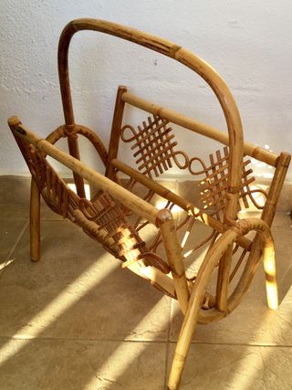 Revistero caña mimbre Años 60.