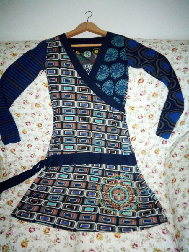 VESTIDO de DESIGUAL