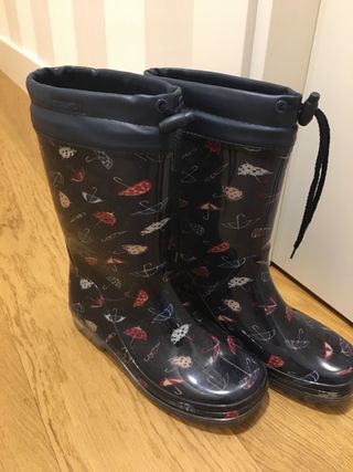 Bota agua niña\\/mujer FREESTYLE de segunda mano por 9 EUR en Coslada en  WALLAPOP