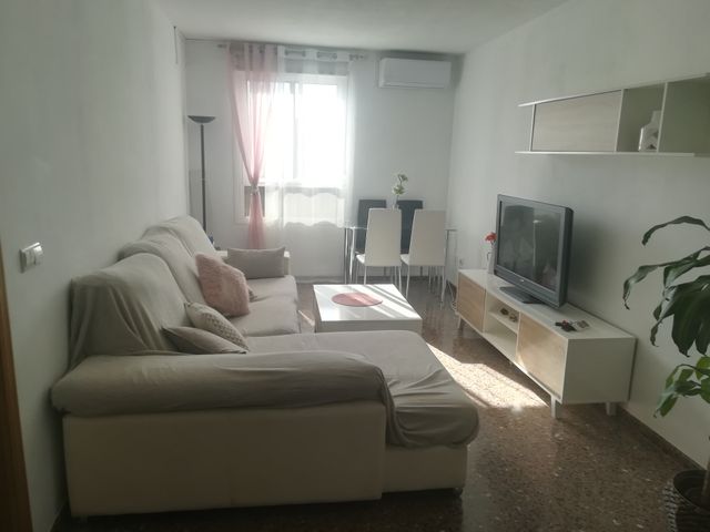 Conjunto salon-comedor de segunda mano por 299 € en Torrent en WALLAPOP Conjunto salon-comedor de segunda mano por 299 € en Torrent en WALLAPOP