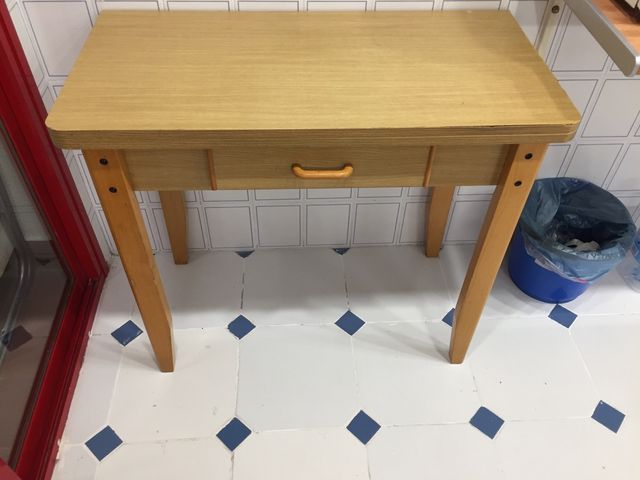 Mesa de cocina plegable de segunda mano por 20 € en Valencia en WALLAPOP Mesa de cocina plegable de segunda mano por 20 € en Valencia en WALLAPOP