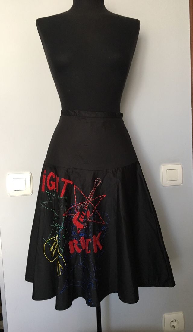 REBAJADA !! Falda DESIGUAL nueva