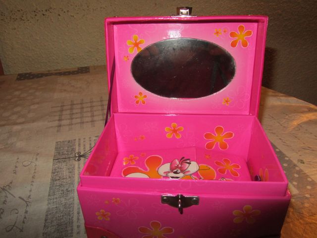 JOYERO DIDDL CON LLAVE.