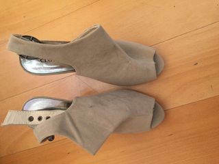 Botines semi abiertos de segunda mano por 5 EUR en Las Rozas de Madrid en  WALLAPOP