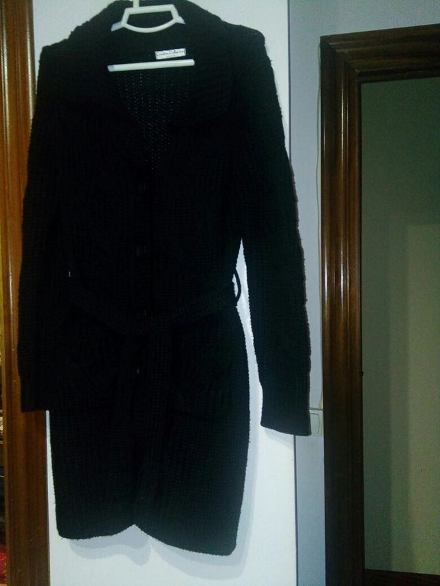 Chaqueta de punto negra.