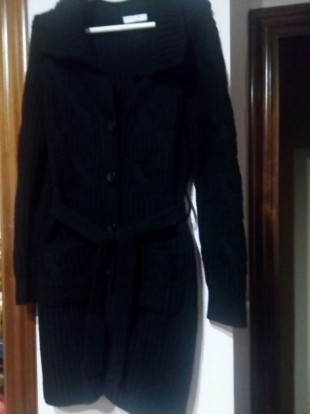 Chaqueta de punto negra.