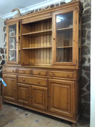 Armario comedor. Madera maciza. de segunda mano por 200 € en ... Armario comedor. Madera maciza. de segunda mano por 200 € en ...