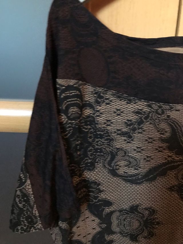 Blusa, blusón Desigual.