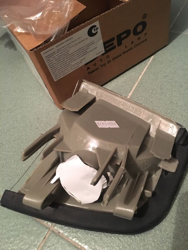 Faro intermitente Audi 80 a estrenar!!