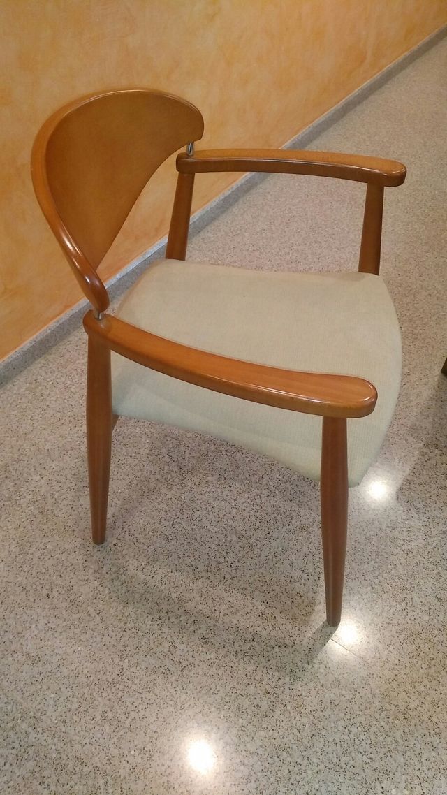 Silla / sillon comedor de segunda mano por 80 € en Villena en WALLAPOP Silla / sillon comedor de segunda mano por 80 € en Villena en WALLAPOP