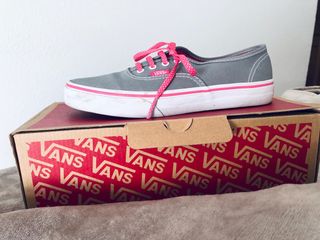 vans gris con rosa