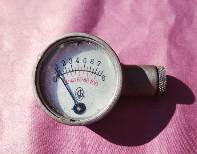 2 Medidores de presion antiguos en caja original