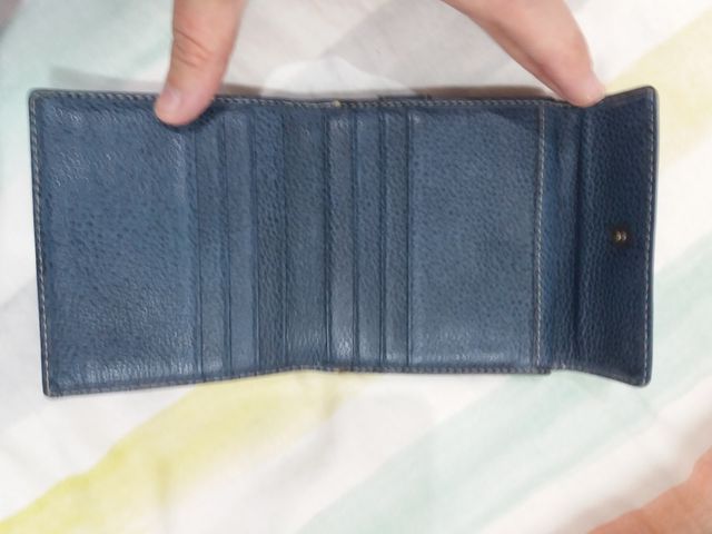 Cartera de piel de Purificación Garcia.