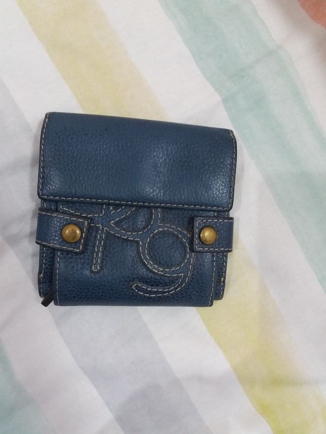 Cartera de piel de Purificación Garcia.