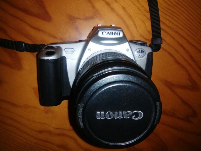 Pack Cámara réflex analógica Canon EOS 300