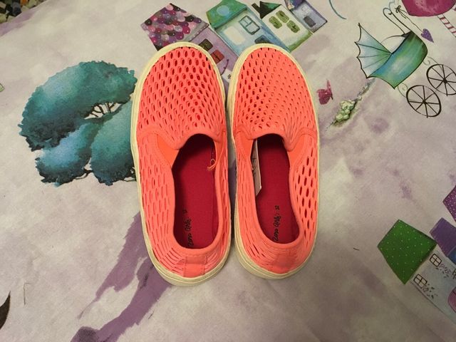 Zapatilla flúor Zara kids NUEVA T.32