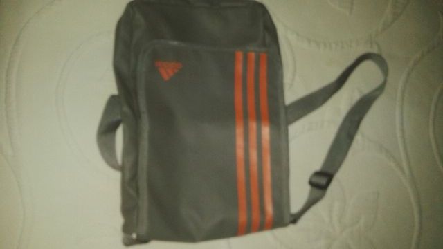Bolso bandolera Adidas .