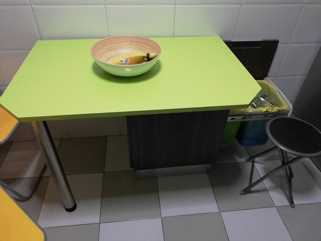 Mesa de cocina verde de silestone con cajón de segunda mano por 45 ... Mesa de cocina verde de silestone con cajón de segunda mano por 45 ...