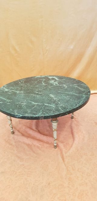 Mesa de bronce y marmol verde serpentina de segunda mano por 200 € en