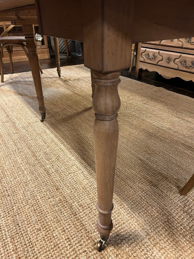 MESA DE COMEDOR A MEDIDA