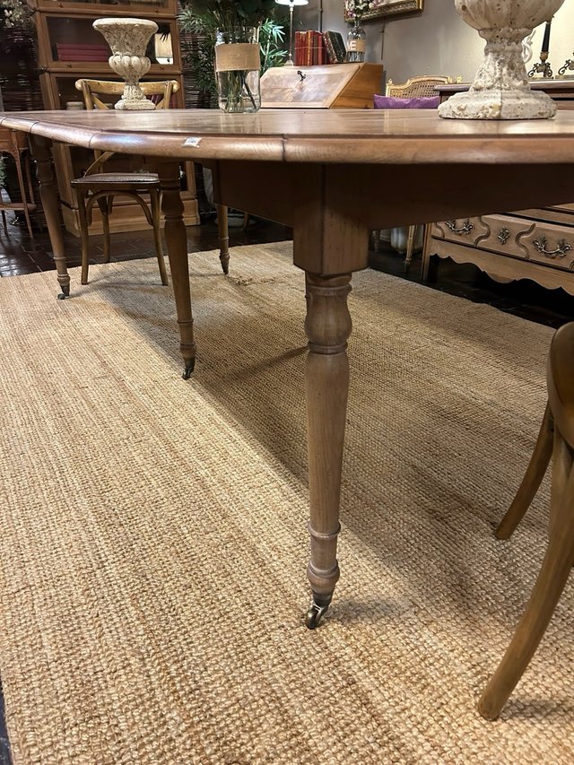 MESA DE COMEDOR A MEDIDA