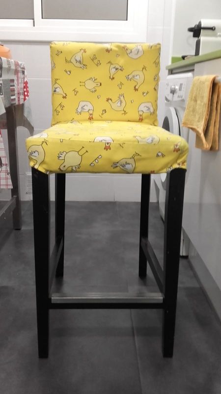 Mesa alta cocina IKEA y taburetes de segunda mano por 90 € en ... Mesa alta cocina IKEA y taburetes de segunda mano por 90 € en ...