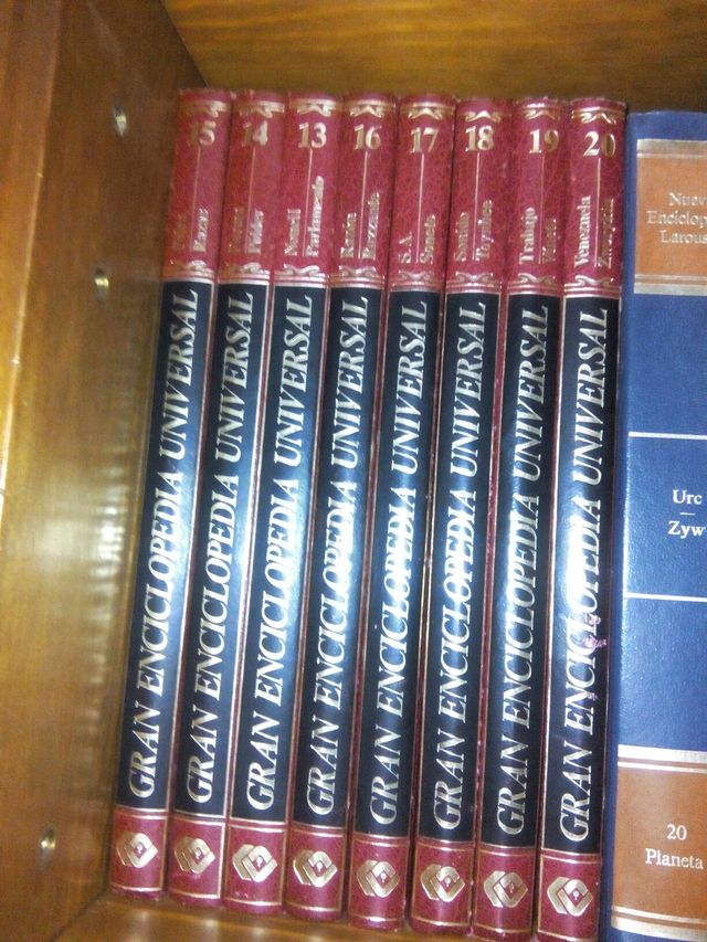 Enciclopedia de 20 tomos. En buen estado