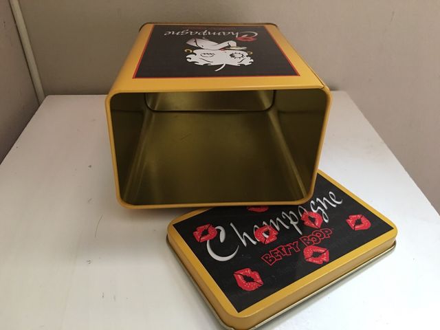 BOTE METALICO BETTY NEGRO