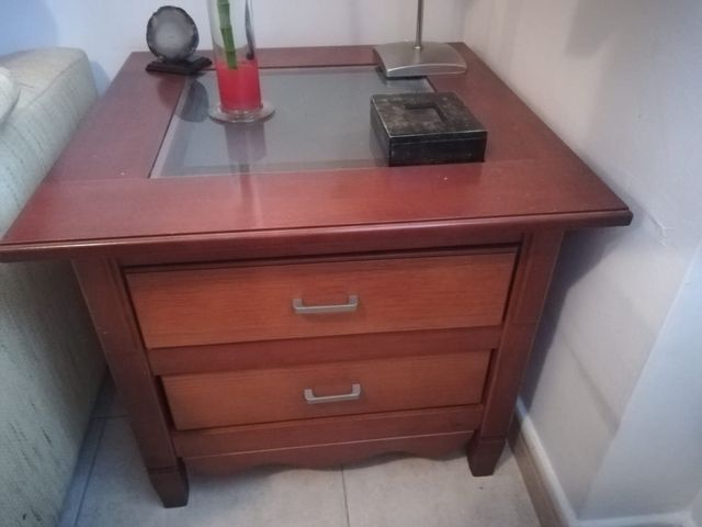 Mesita comedor de segunda mano por 35 € en Barcelona en WALLAPOP Mesita comedor de segunda mano por 35 € en Barcelona en WALLAPOP