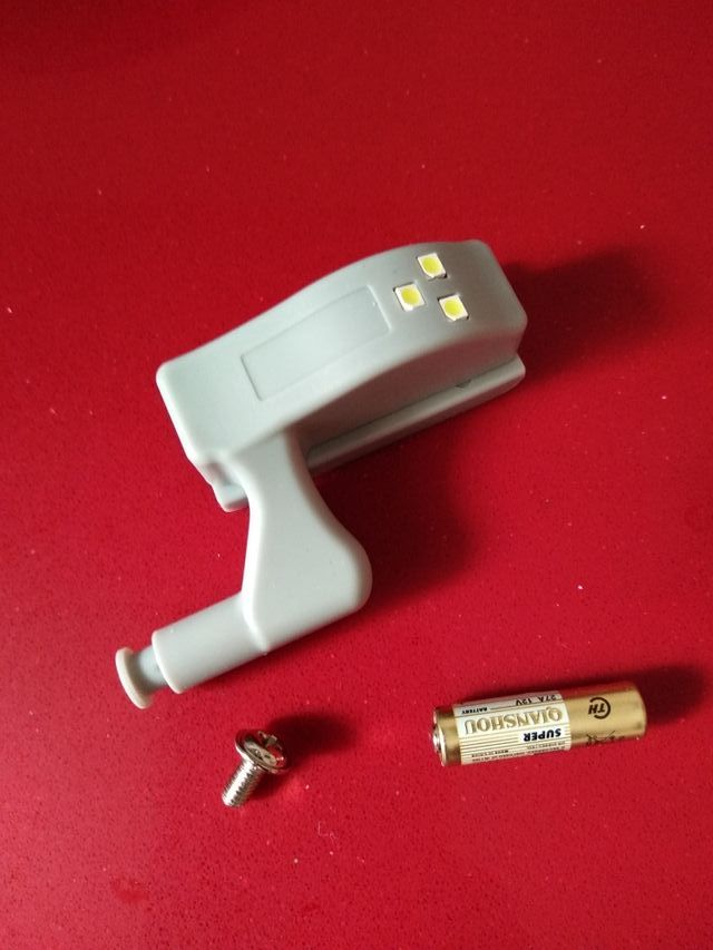 Luz LED para interior armario cocina de segunda mano por 2 € en San