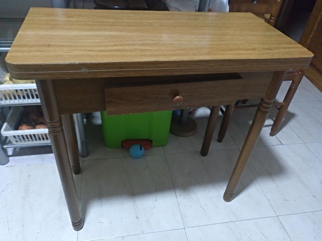 Mesa de cocina de segunda mano por 10 € en Valencia en WALLAPOP Mesa de cocina de segunda mano por 10 € en Valencia en WALLAPOP