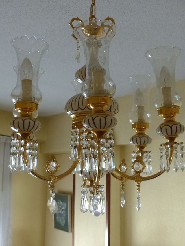 Lampada in porcellana e cristallo di rocca