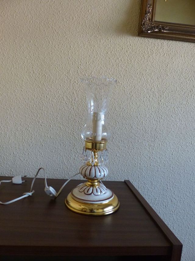 Lampada in porcellana e cristallo di rocca
