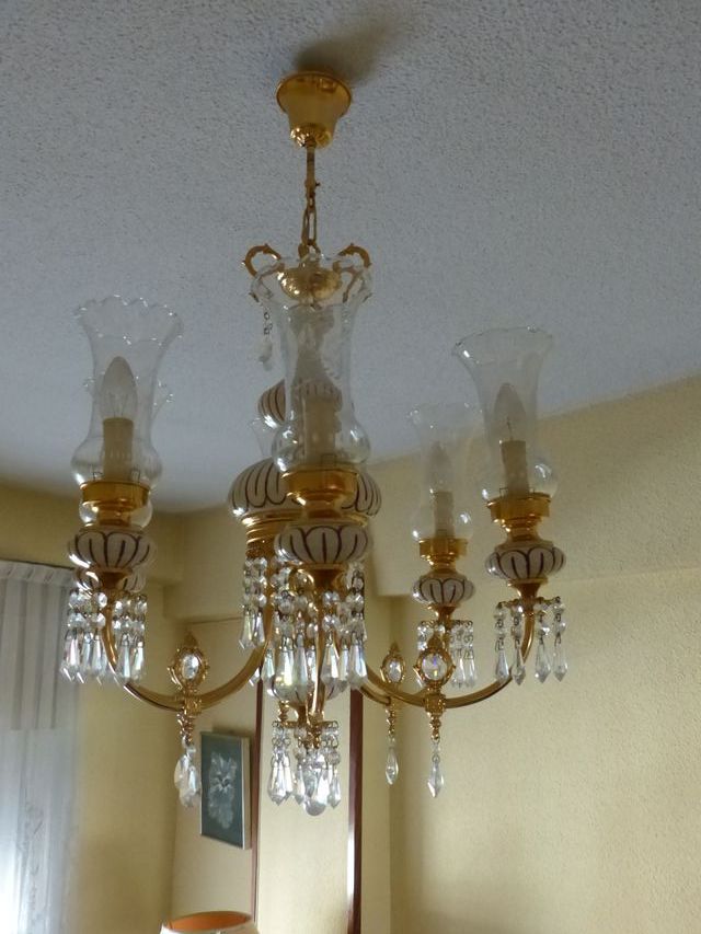 Lampada in porcellana e cristallo di rocca