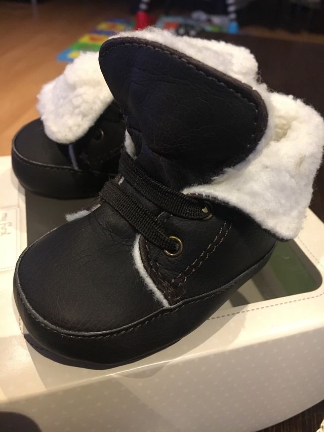 Zapatillas bebé marca chico