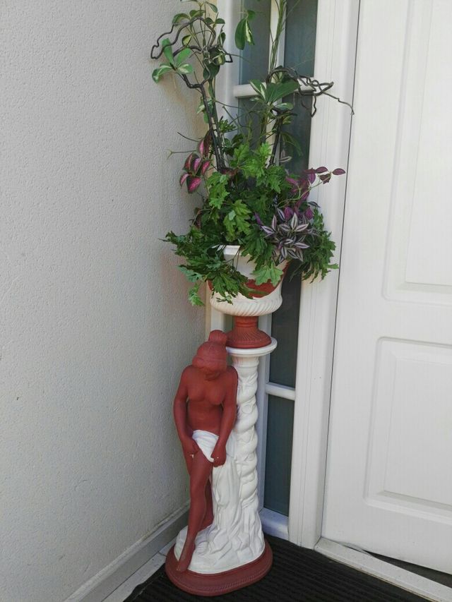 FIGURA VINTAGE PORCELANA DE CALIDAD