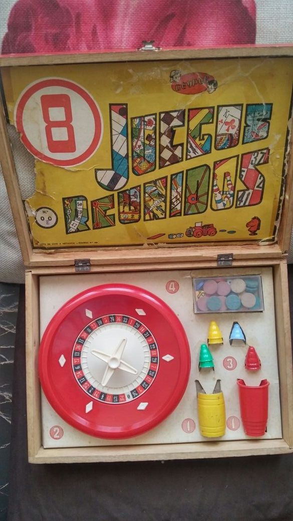 JUEGOS REUNIDOS GEYPER CAJA MADERA (año 1945)
